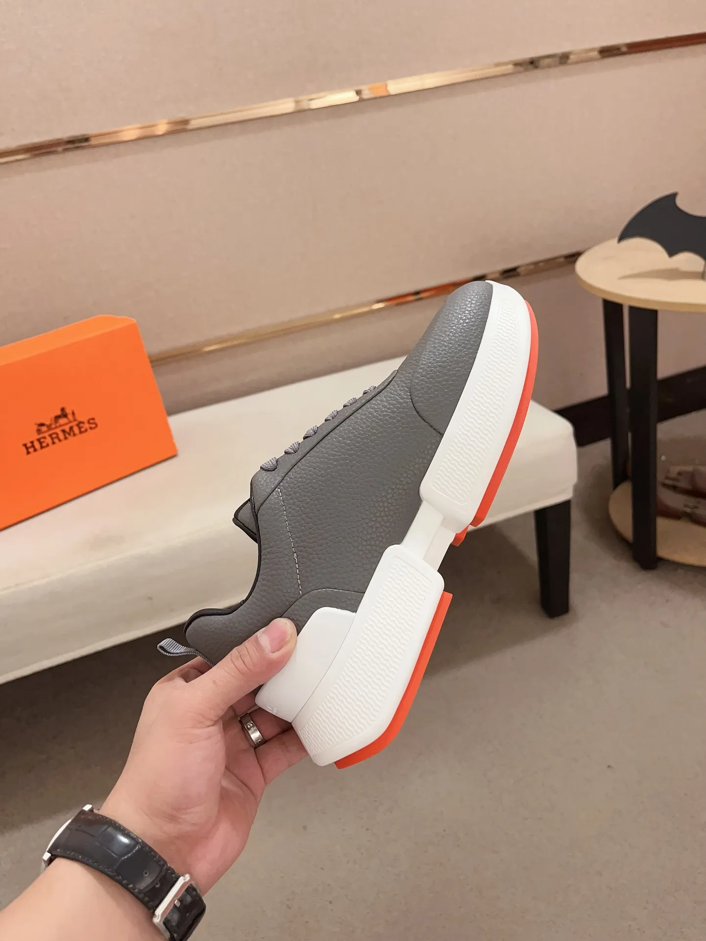 Men's clothing and shoes💰: 442💰《HERMES》【Classic original single version】Hermès; top 🔝purchase agent🔍🔍men's latest 🇺🇸 counter sales simultaneously, imported from Italy original ▲▲cowhide ▲▲ (high-end, nobility, class) ) Exquisite workmanship (Italian 🇮🇹 imported water-dyed 🐂 cowhide lining) sole: original sole provided by the original factory, ⚠️exclusive double-layer activity·TPR·rubber·combined molded outsole; super comfortable·wear-resistant·non-slip·environmental protection The real thing is more beautiful if you take the real thing (high quality, follow the order). You can enter and exit the counter at will * Number of yards: 38-44 (45 can be customized and cannot be returned or exchanged)